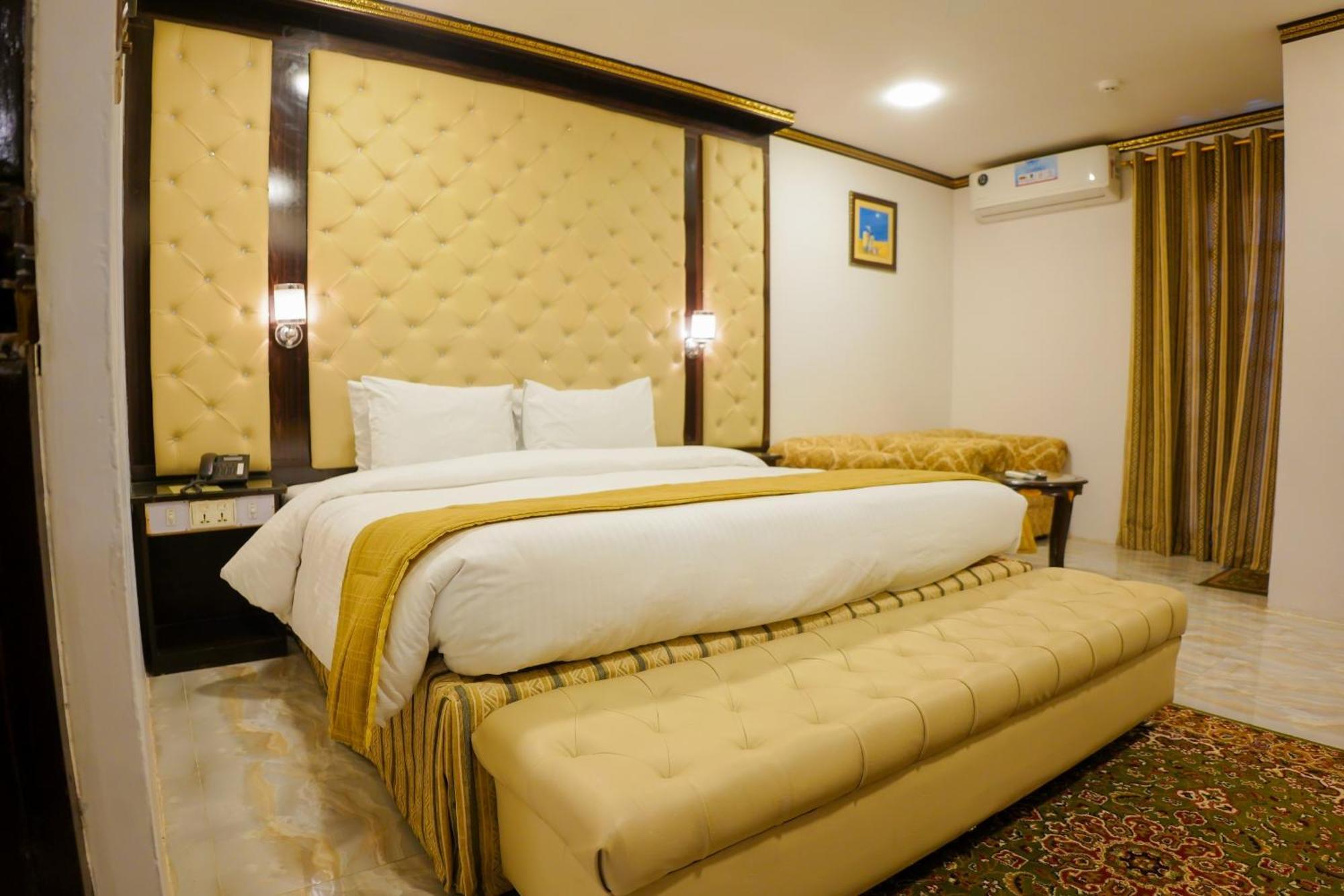 Indus Hotel Hajdarábád Exteriér fotografie