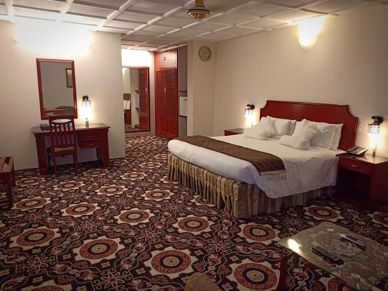 Indus Hotel Hajdarábád Exteriér fotografie