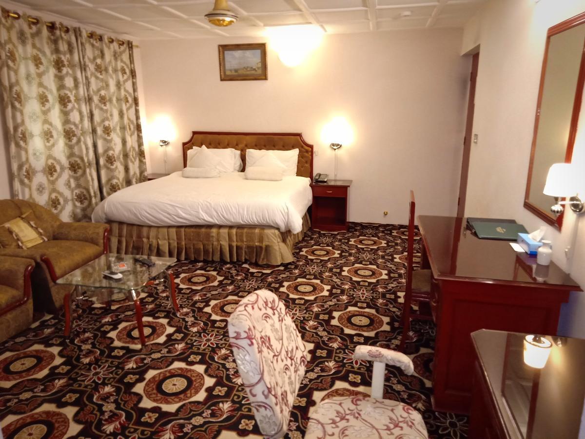 Indus Hotel Hajdarábád Exteriér fotografie